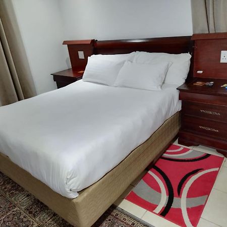 Evander Cheers旅馆 外观 照片